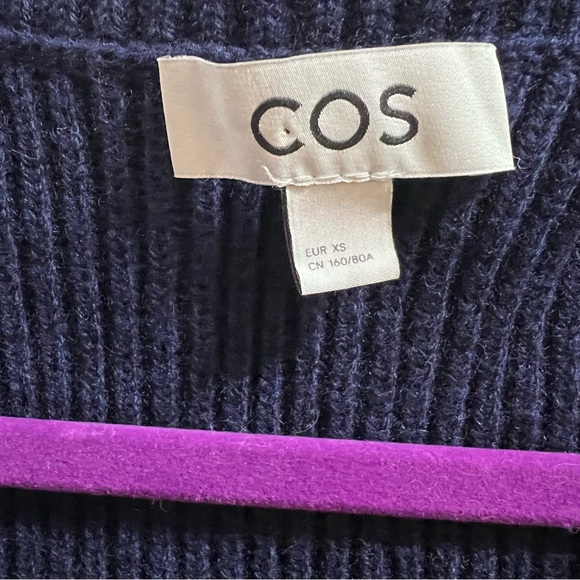 COS 100% Wool Ribbed Sailor Collar Knit Sweater Navy V Neck Women’s XS - Picture 10 of 10